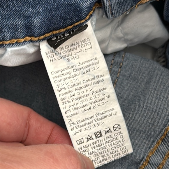 Shein High Rise Cuffed Denim Shorts Size 28 - Picture 8 of 8